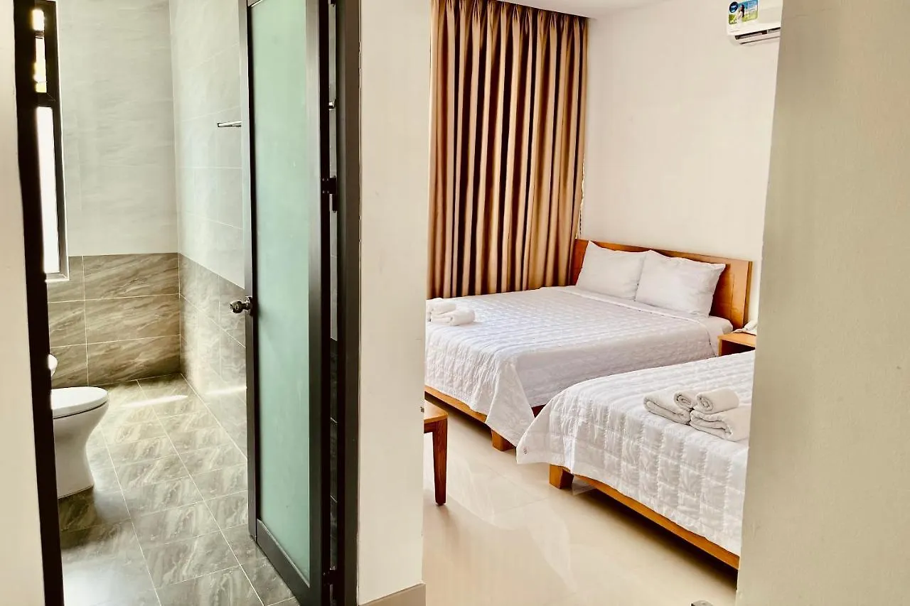 Family Hotel 头顿