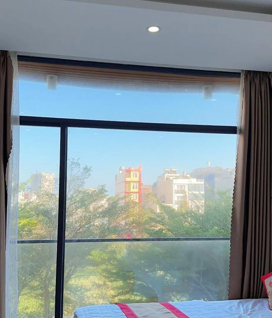 Family Hotel 头顿
